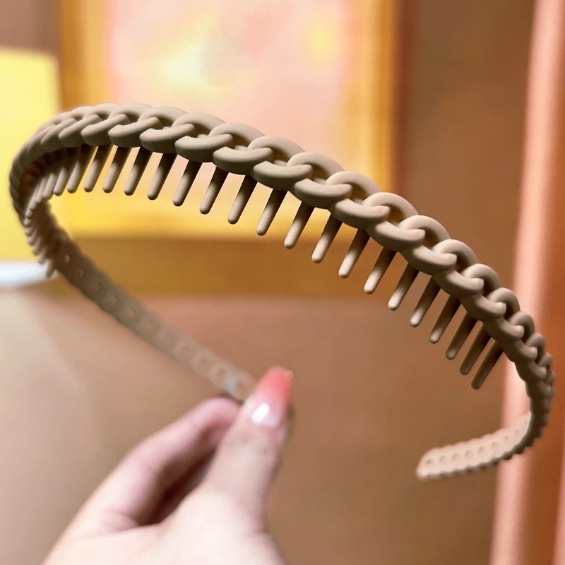 Newest with anti-slip teeth hair clip for women special face washing