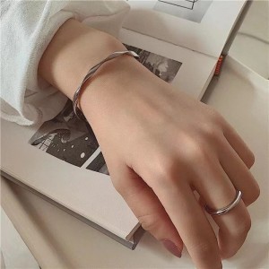 Mobius Bracelet Simple Fashion Adjustable Twist Bracelet Adjustable Alloy Bracelet Women's Jewelry HMSP-46