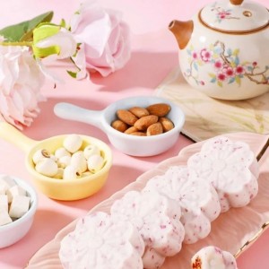 Beautiful 7-Color Melting Rose Cake, Light Sweet Taste Suitable For Everyone