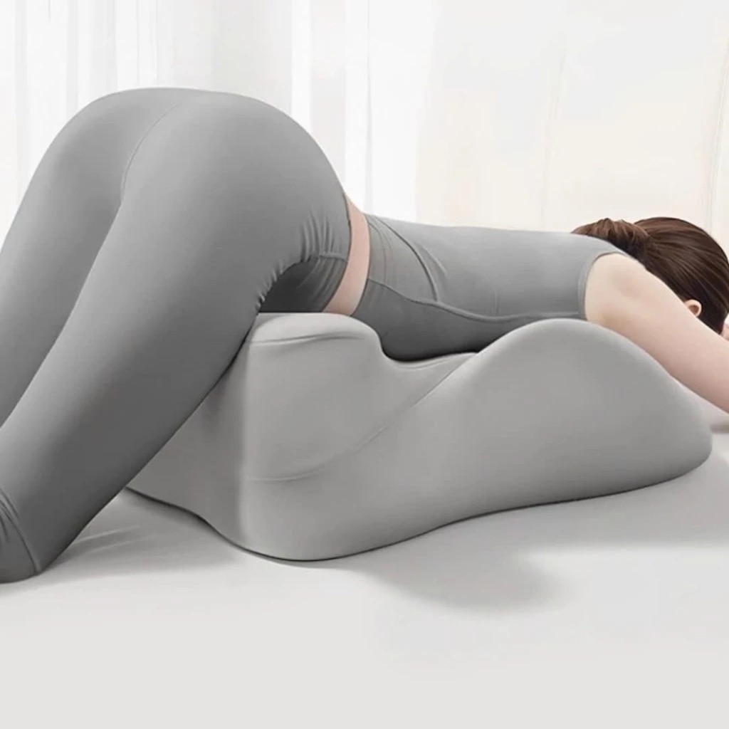 Ergonomic pillow for lying on your stomach while playing games, relaxing, supporting your body and reducing back and neck pain
