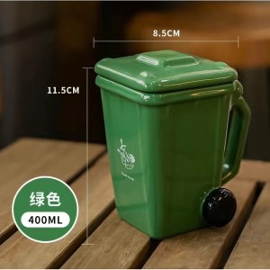 [With lid + spoon and shovel] Trash can shaped ceramic drinking cup